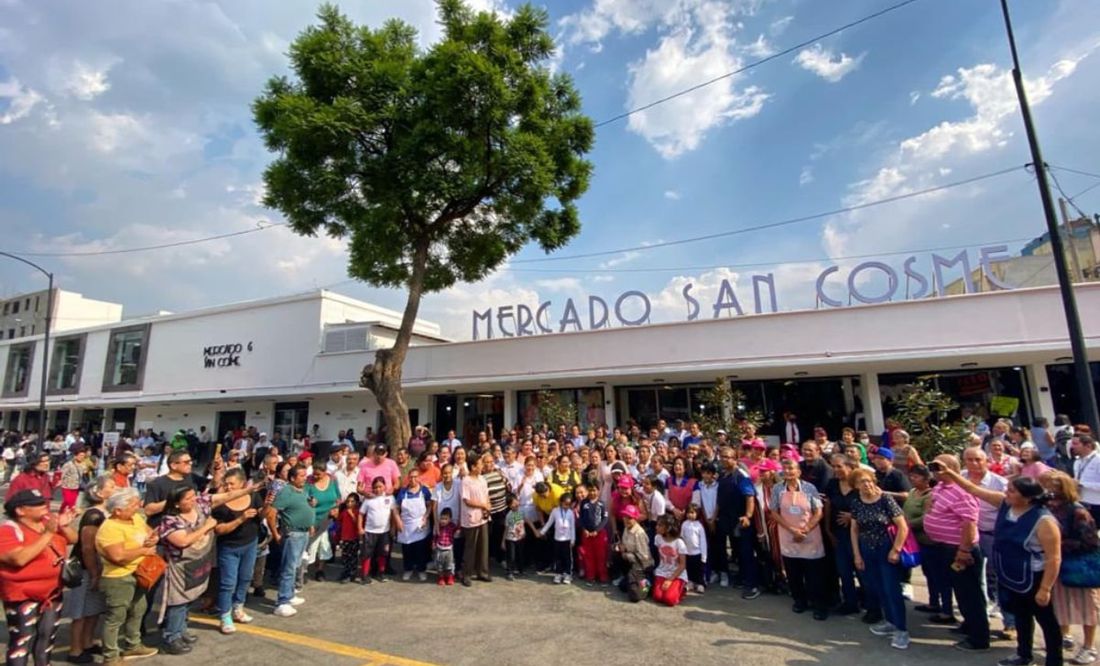Sandra Cuevas entrega a locatarios fachada remodelada del Mercado de San Cosme