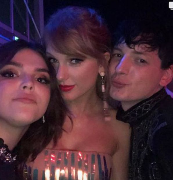 La hija del cineasta posó  junto a la cantante en after party de los Oscar 2019. Foto: Instagram
