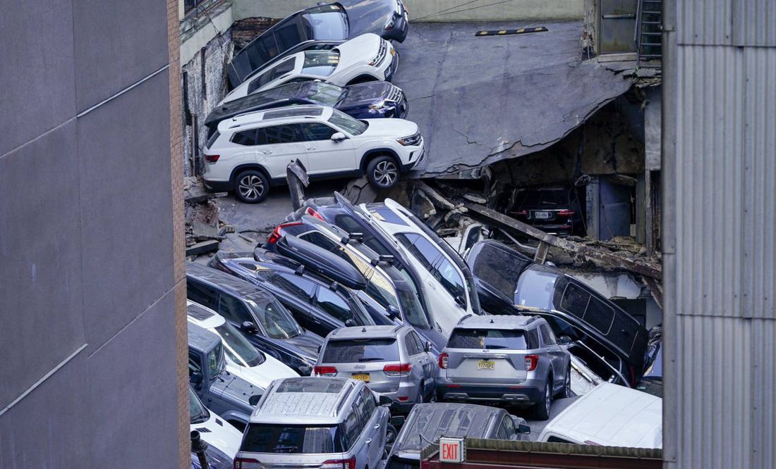 'Se sintió como un terremoto'; testigos narran colapso de estacionamiento en NY que dejó 1 muerto y 5 heridos