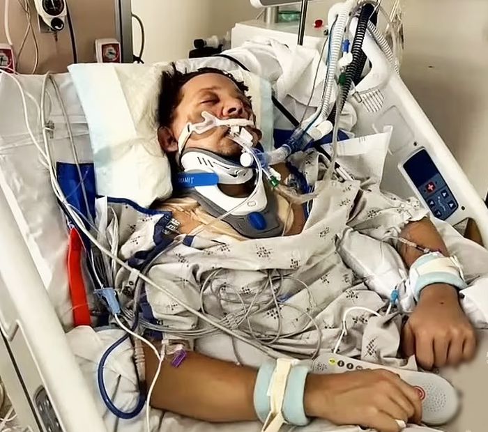 Jeremy Renner resultó malherido en un accidente que tuvo lugar el 31 de diciembre, cuando trató de salvar a su sobrino, del accidente que produjo las múltiples fracturas de las que ahora se recupera. 
<p><p>Foto: Twitter