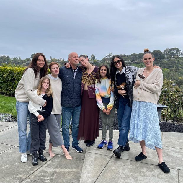 Bruce Willis y su familia. Fuente: Instagram @demimoore