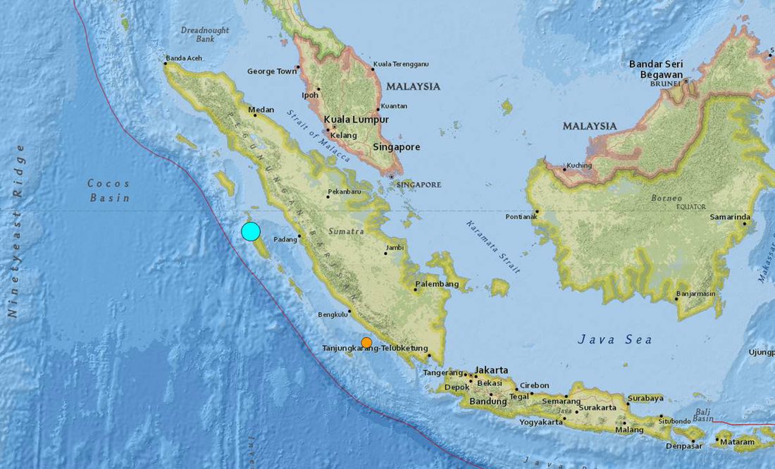 Terremoto magnitud 7.3 azota isla de Sumatra, en Indonesia