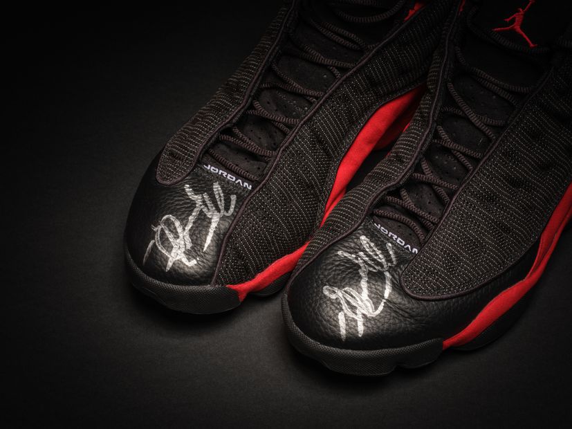 Zapatillas de Michael Jordan son subastadas por 2,2 millones de dólares