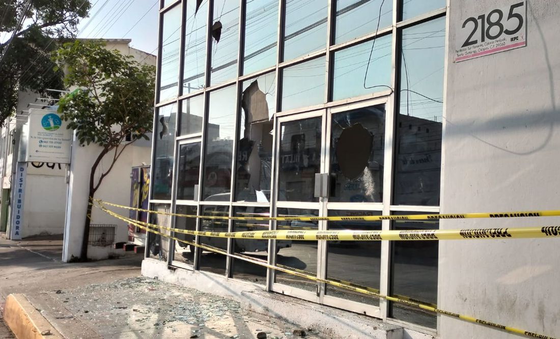 Encapuchados causan destrozos en instalaciones del IEPC en Chiapas; hay un lesionado