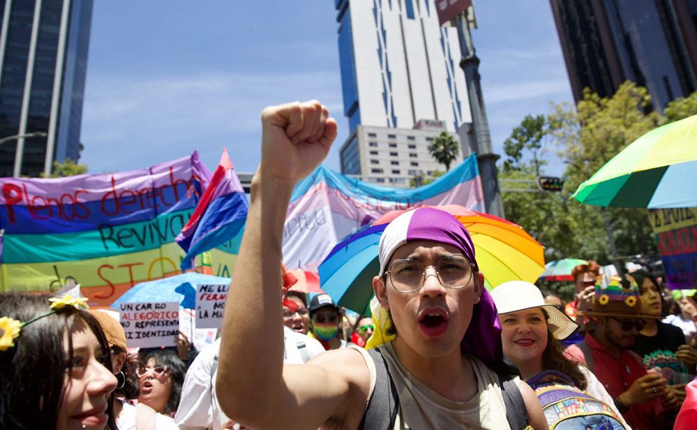 La comunidad LGBT+ marcha por sus derechos. Foto: Germán Espinosa / EL UNIVERSAL