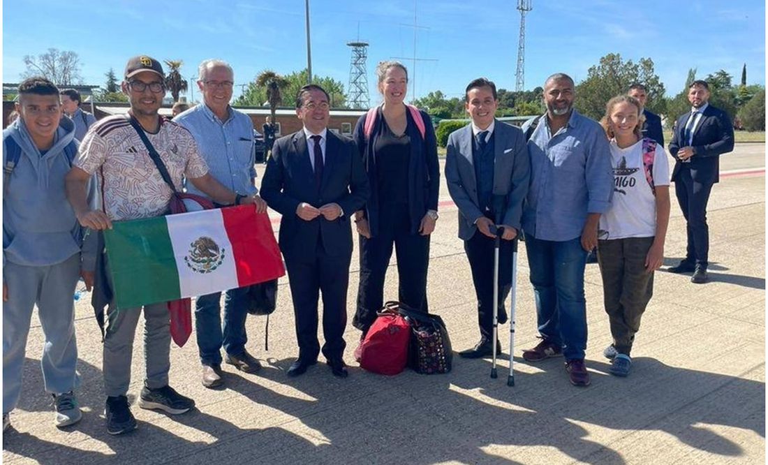 Mexicanos que salieron de Sudán ya están en Madrid: Ebrard