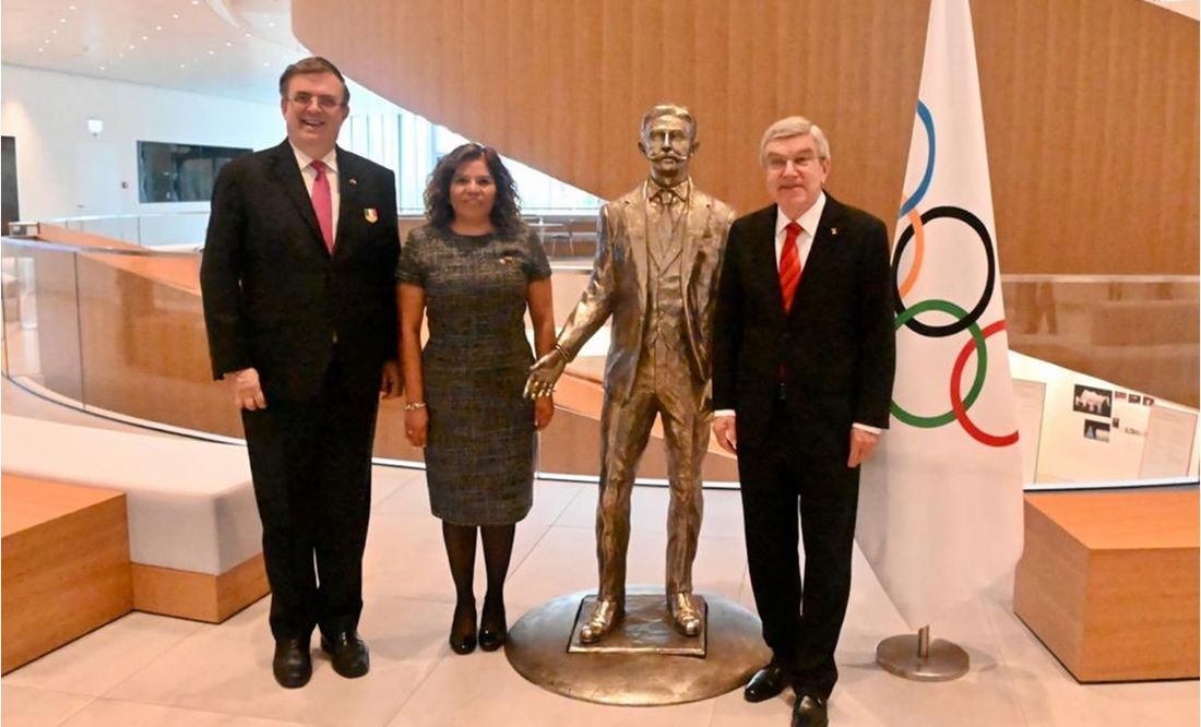 Marcelo Ebrard entrega carta a Thomas Bach para postular a México como sede de los Juegos Olímpicos