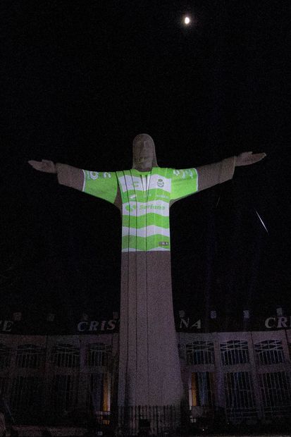 Santos presenta su jersey para el Apertura 2023 en el Cristo de las Noas