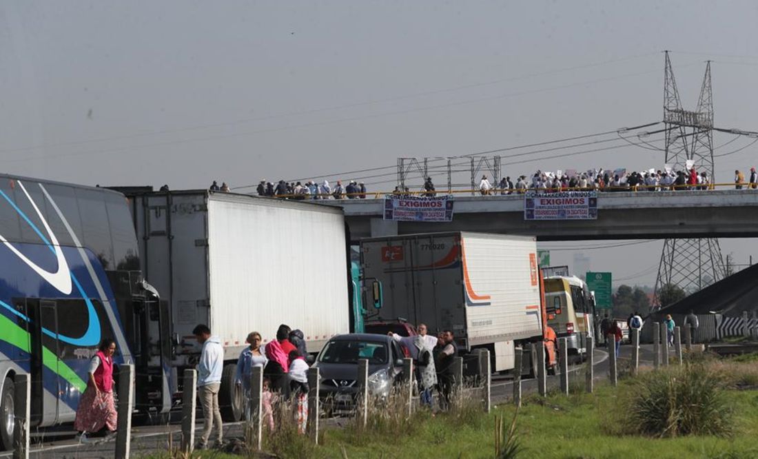 Suma 6 horas bloqueo en autopista Toluca-Atlacomulco por desaparición de 4 trabajadores mexiquenses en Zacatecas