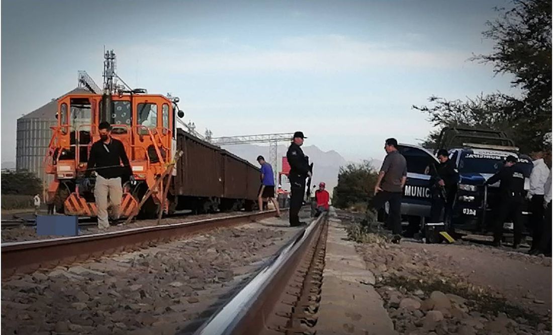 Tren arrolla a trabajador que daba mantenimiento a vías en Sinaloa