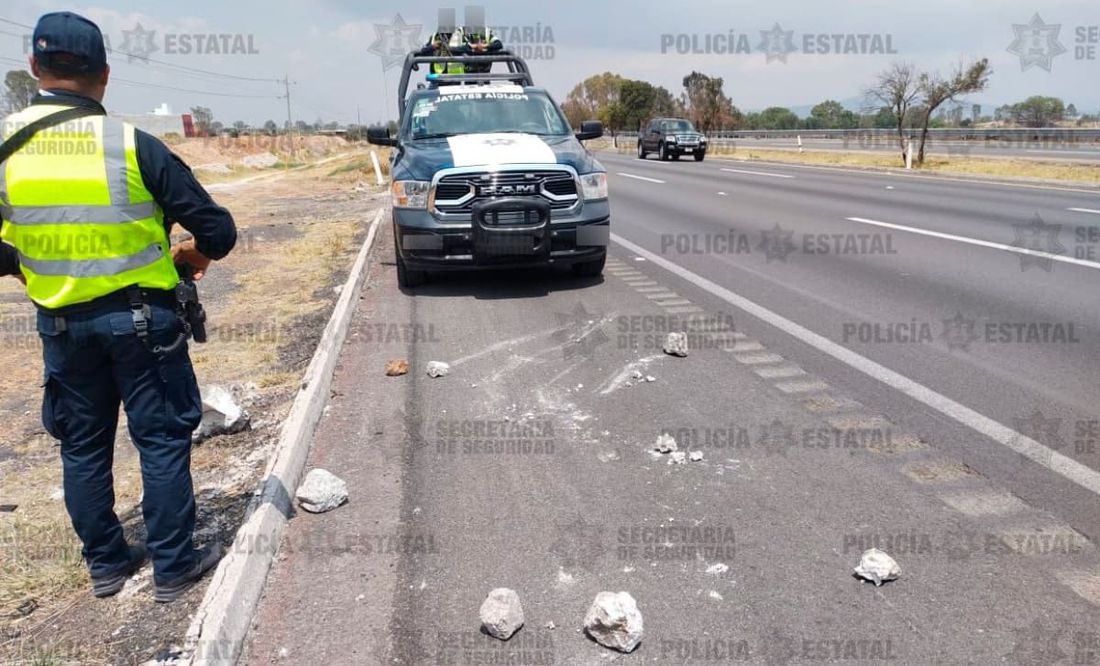 Cae hombre por robo con violencia en la México-Querétaro; ponía piedras en autopista para asaltar