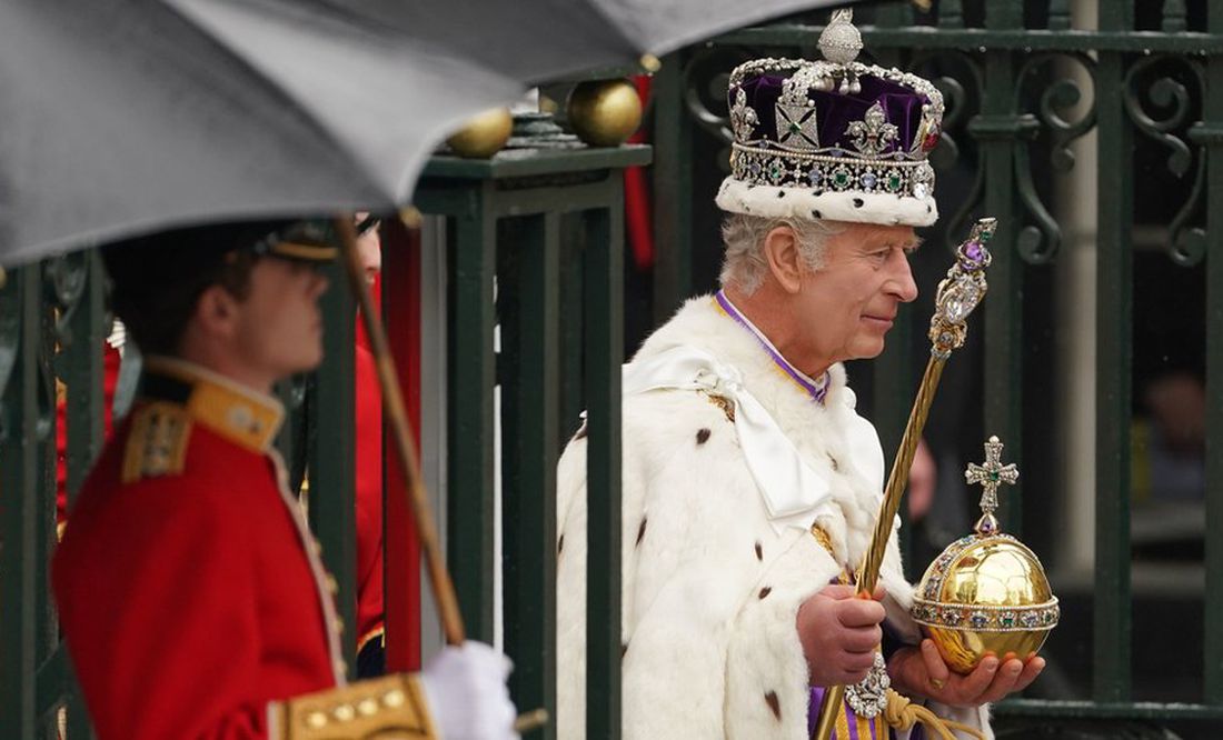 Carlos III y Camila llegan al Palacio de Buckingham tras ser coronados; se prevé aparición en el balcón