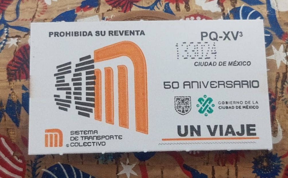 Boleto del Metro y Tarjeta de Movilidad Integrada. Foto: Samyra Sosa. EL UNIVERSAL