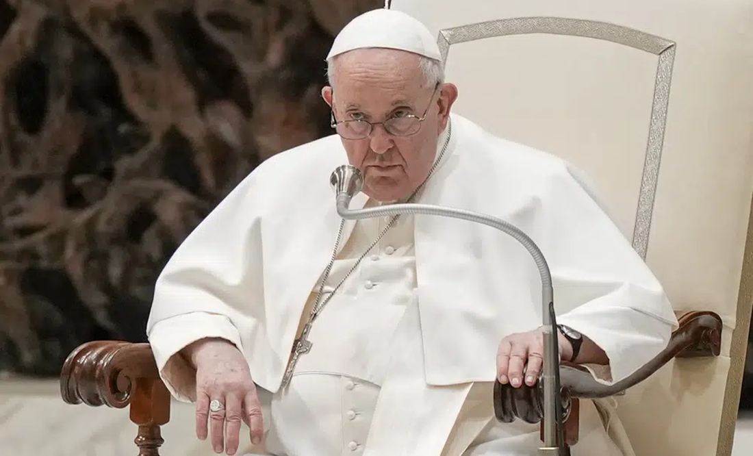 'Acá está mi renuncia': la carta que el papa Francisco entregó por si su salud fallara