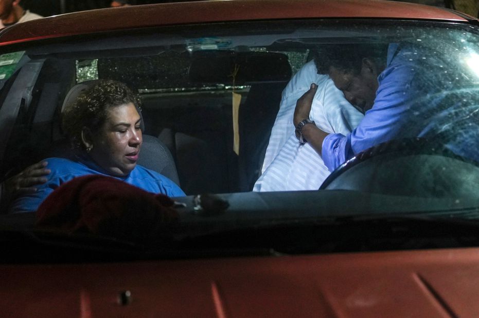 Erika María Cruz llora junto al cuerpo de su hijo, Brando Arellano Cruz, asesinado a tiros por la policía después de que no se detuvo, en Lerdo de Tejada, cerca de Veracruz el sábado 19 de enero de 2024. (Foto AP/Félix Márquez)