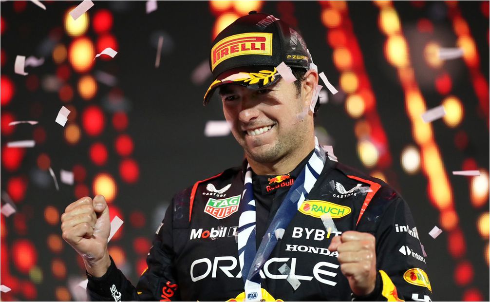 FOTO: @SChecoPerez - El piloto mexicano en un festejo en el GP de Arabia Saudita