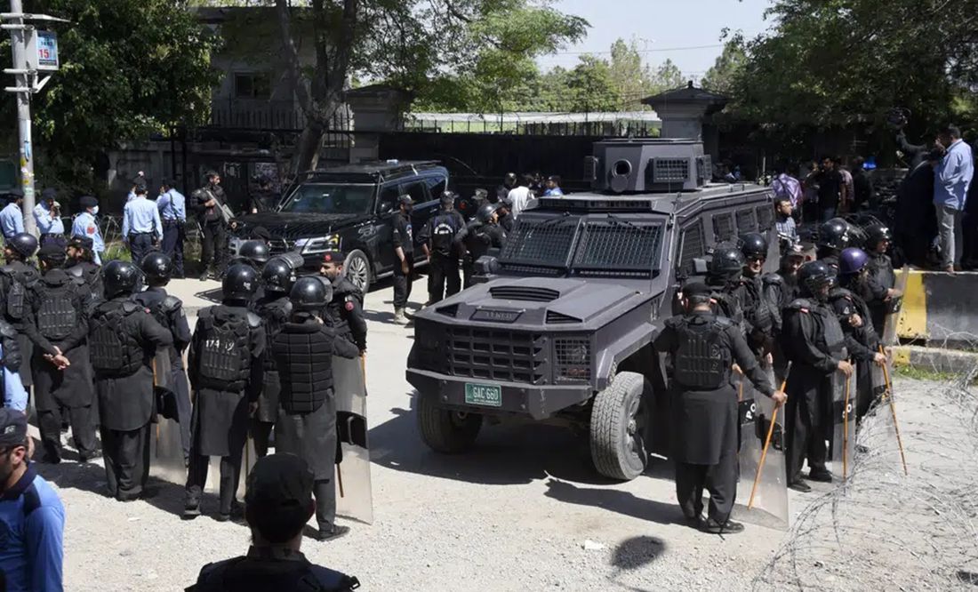 Pakistán despliega al ejército para frenar protestas tras arresto de exprimer ministro Imran Khan
