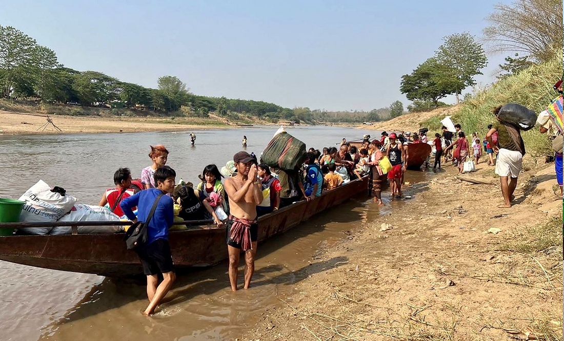 Junta militar de Myanmar reconoce mortal ataque aéreo contra una aldea