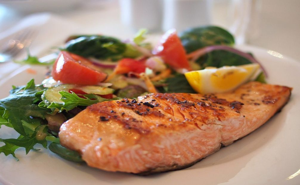 Los pescados azulen son fuente natural de vitamina D. Foto: Pixabay