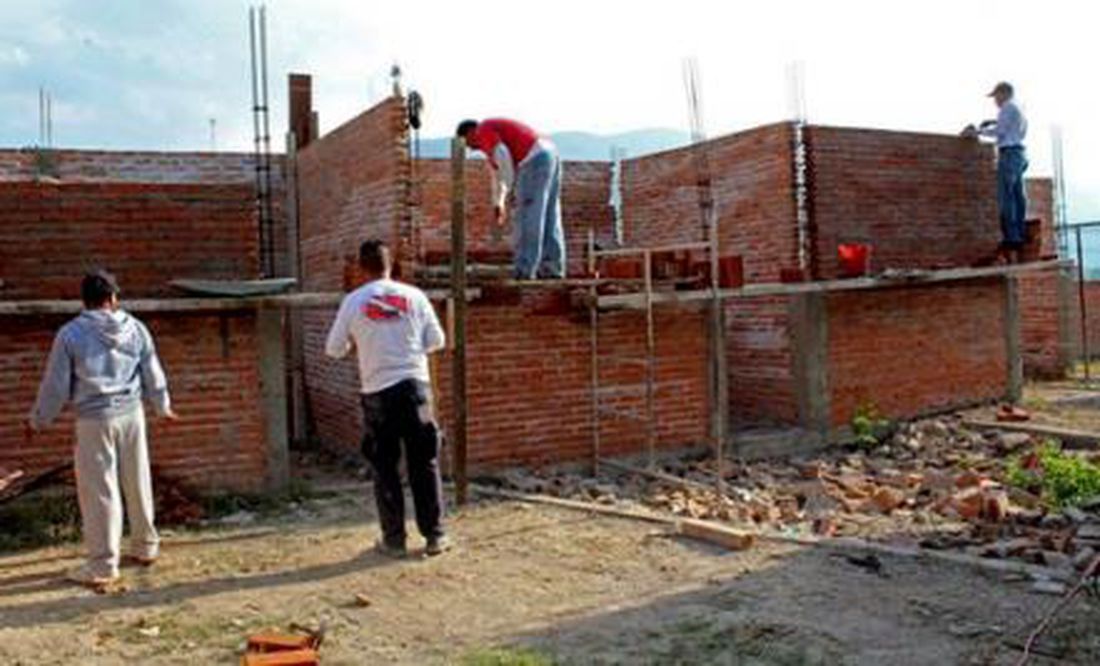 Muere albañil por golpe de calor en una construcción en Sinaloa