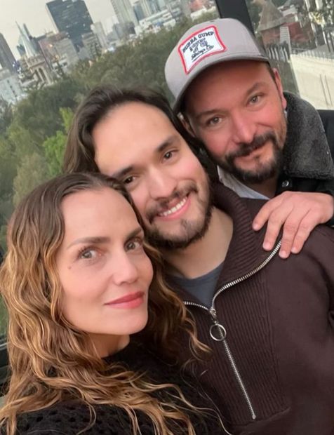 Rodrigo Cachero, Larisa Mendizábal y su hijo Santiago. Foto: Vía Instagram de la famosa.