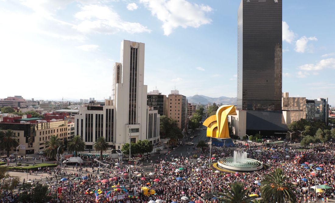 Asisten 250 mil personas a marcha LGBT+ en CDMX: Martí Batres