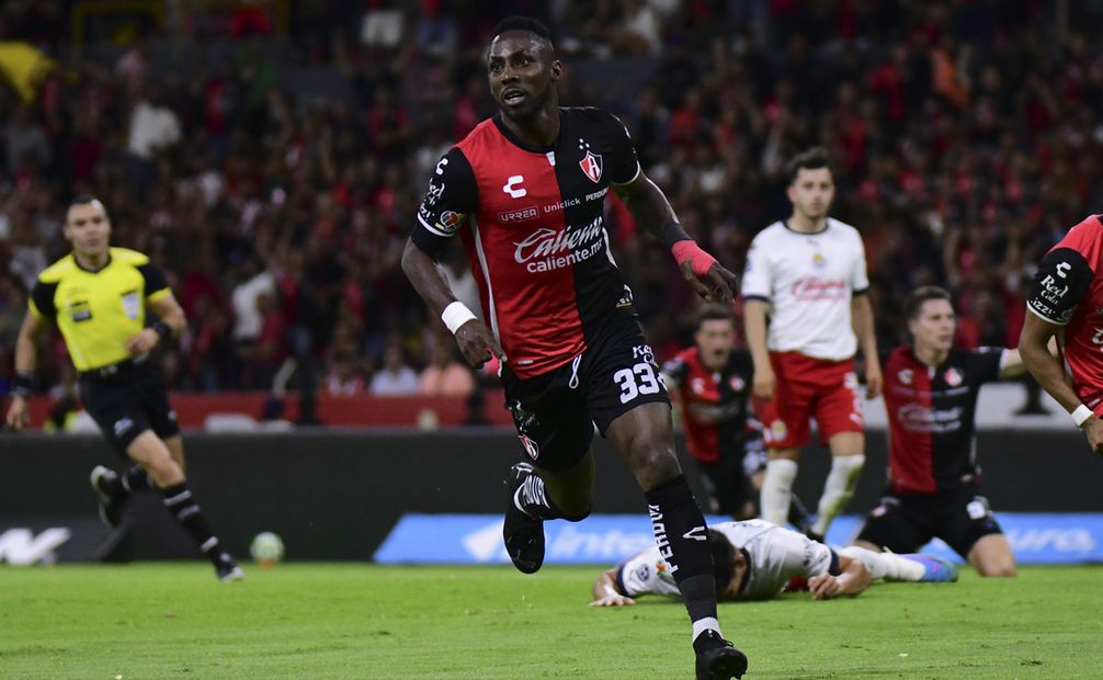 Julián Quiñones convirtió el único gol del partido / Foto: Imago7