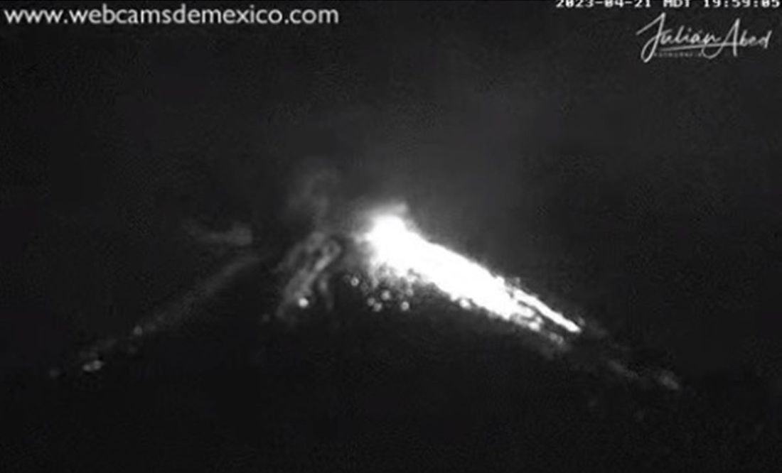 Volcán Popocatépetl registra dos explosiones con material incandescente