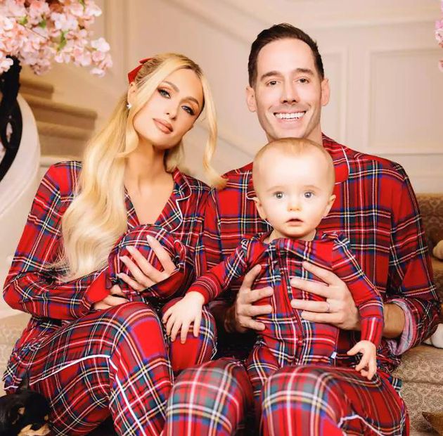 A6GJRH67GBEMZJBQCQJ7MLMZVQ - Paris Hilton comparte fotos navideñas con sus hijos 