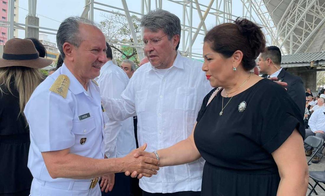 Ricardo Monreal y el almirante Rafael Ojeda acuden a funeral de Luis Walton en Acapulco