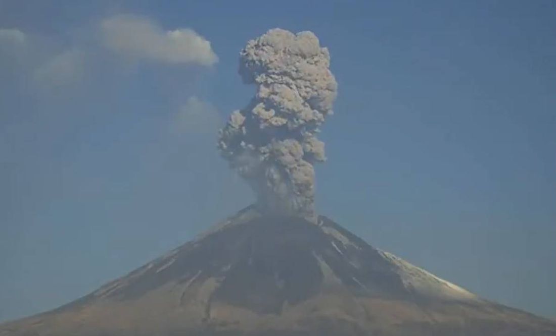 VIDEO: Volcán Popocatépetl amanece con explosiones este viernes