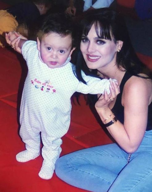 Maribel Guardia y su hijo Julián cuando era bebé. Foto: Instagram julian_f.f
