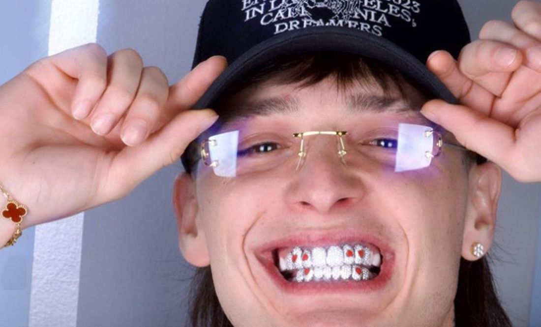 Tras críticas, dentista de Peso Pluma aclara nueva sonrisa con diamantes