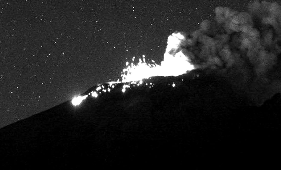 VIDEO: así se vio la explosión del volcán Popocatépetl la madrugada de este sábado