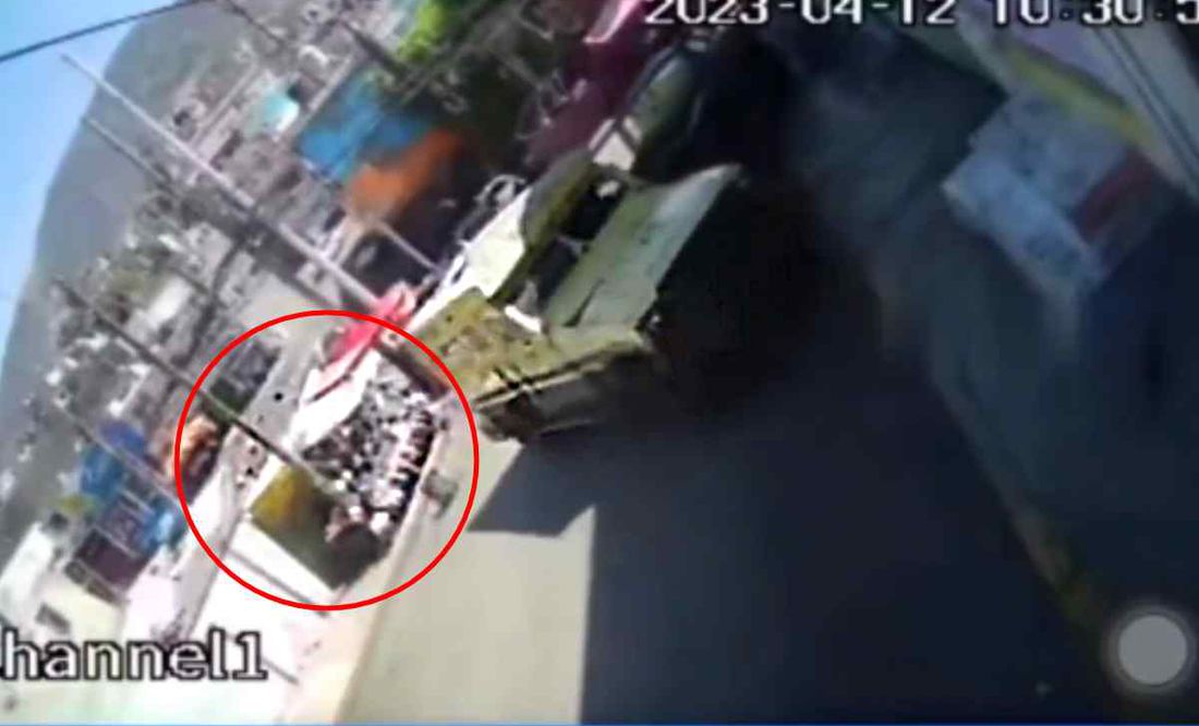Muere vendedor al ser aplastado por una camioneta de valores en Tlalnepantla
