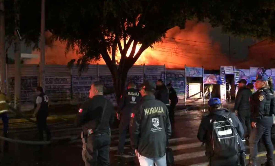 Dos muertos y 100 vecinos evacuados deja incendio en colonia Buenavista