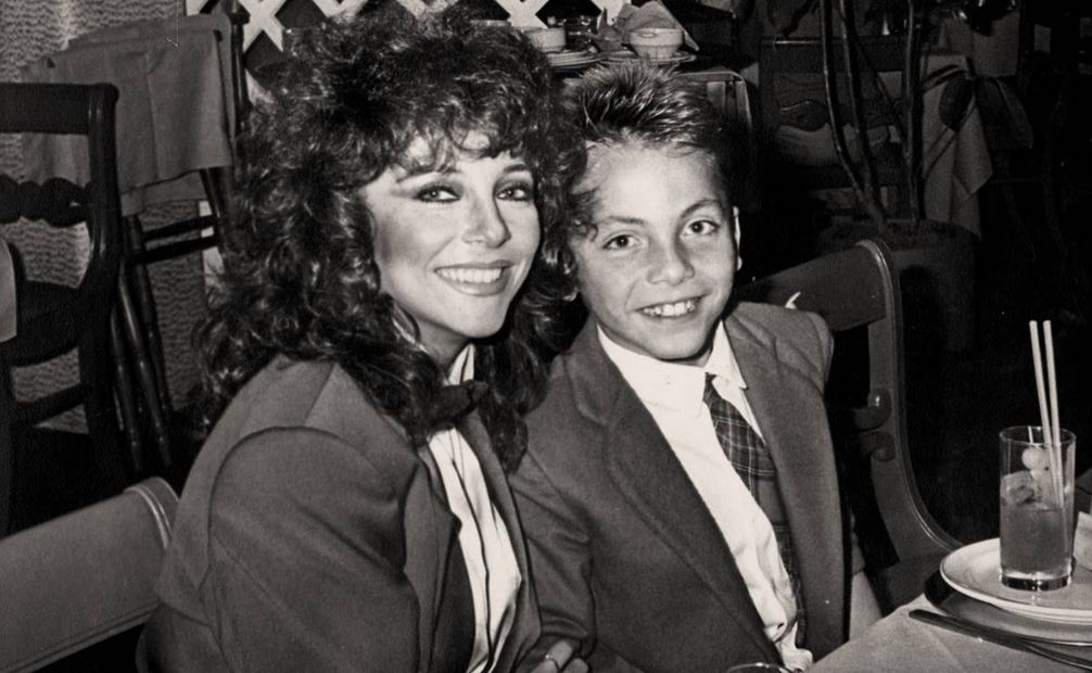 Cristian Castro y su madre Verónica Castro en noviembre de 1985. EL UNIVERSAL.