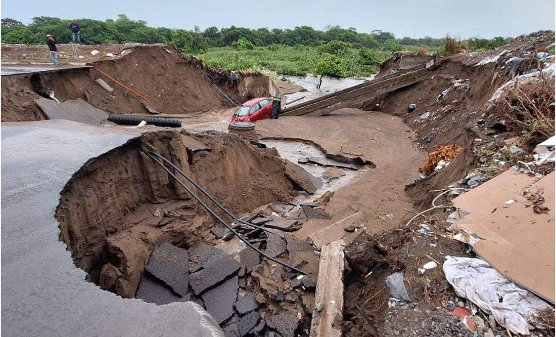 Impresionantes deslaves que arrastraron autos, lo que dejaron las lluvias en Veracruz