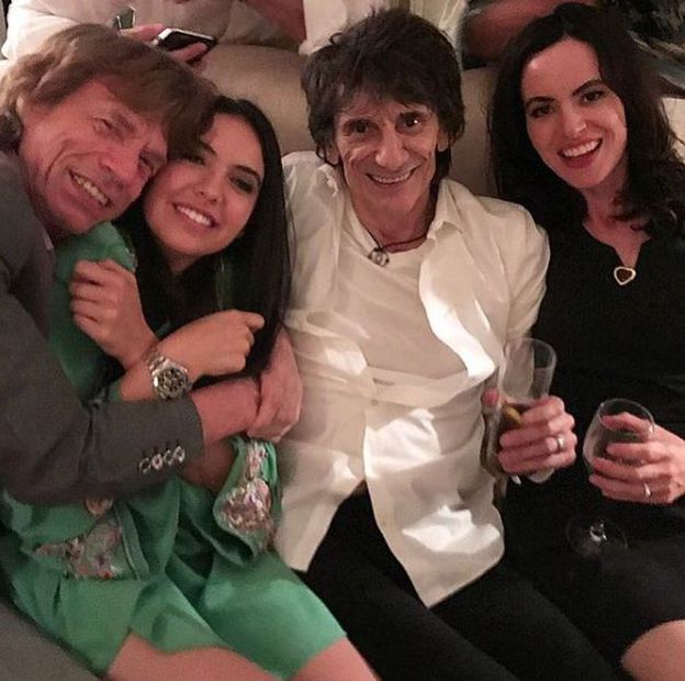 Antes de encontrar el amor en los brazos de Pacino, Alfallah vivió un soñado romance con el líder de los Rolling Stones, Mick Jagger. Foto: Instagram.