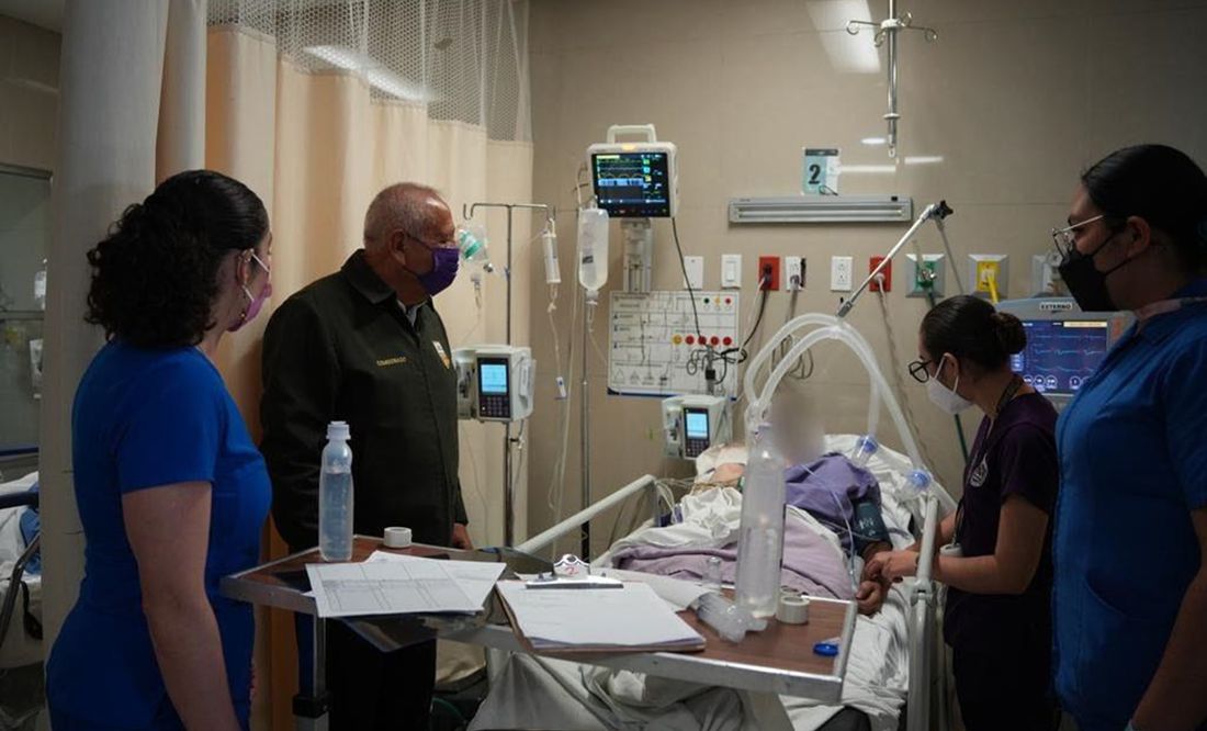 Comisionado del INM visita a migrantes heridos por incendio en Ciudad Juárez 