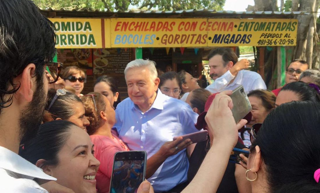 AMLO calla sobre acuerdo de 'corcholatas' para elegir el candidato de Morena