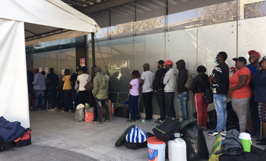 En INM de León más de cien haitianos demandan carnet para quedarse por un año en México