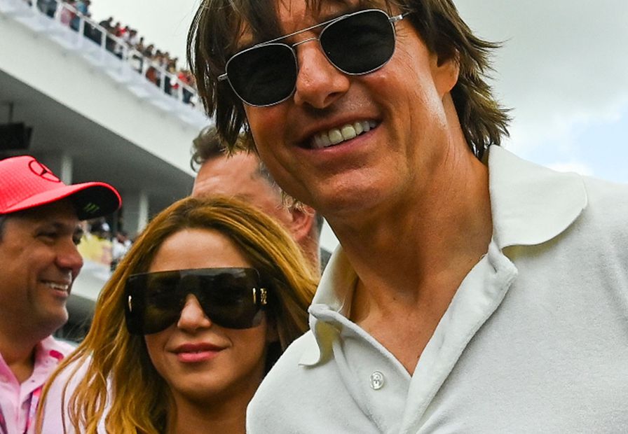 La cantante y el actor se encontraron mientras se llevaba a cabo en el Gran Premio de la Fórmula ! de Miami. Foto: AFP