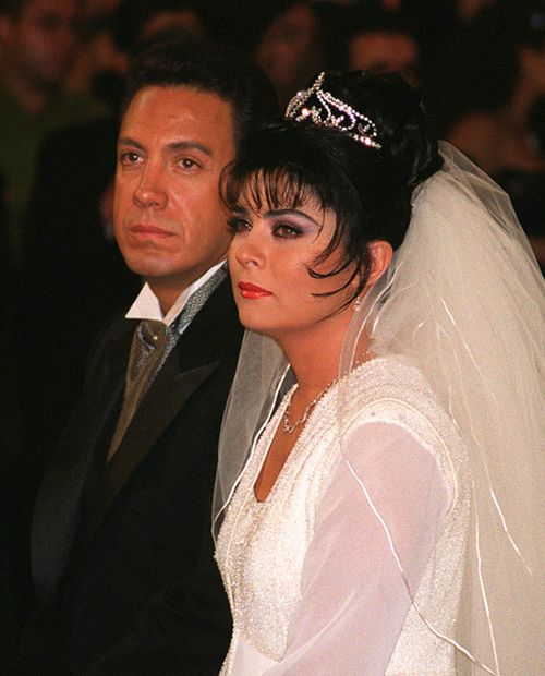 La boda de Victoria Ruffo y Omar Fayad se llevó a cabo en la parroquia de San Agustín y la fiesta en un hotel de lujo, ubicado la CDMX.
<p>Foto: EL UNIVERSAL, archivo
