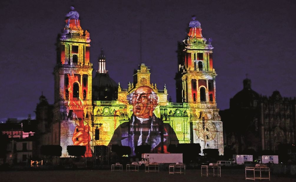 Festejo en la Catedral Metropolitana de la Ciudad de México por la Independencia de México. Foto: DIEGO SIMÓN SÁNCHEZ / EL UNIVERSAL