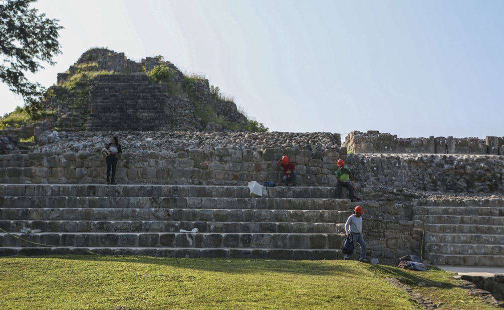 Vista general del 13 de marzo de 2023 en la zona arqueológica de Oxkintok, en Yucatán (México). El sureste de México se prepara para presenciar este sábado el eclipse solar anular, denominado “el anillo de fuego”. Foto: EFE/Lorenzo Hernández.