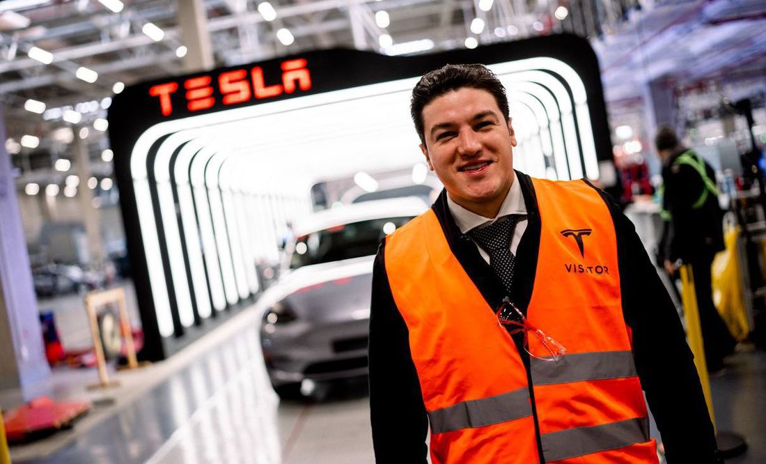 Samuel García realiza recorrido por Gigafactory de Tesla en Berlín, Alemania