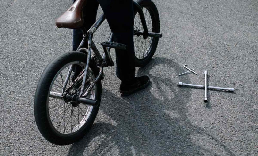 Por intentar robar una bici, le mutilan los dedos con un machete en Guanajuato