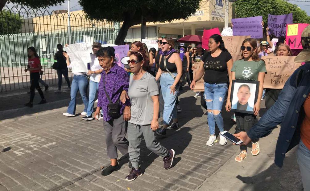 Las protestas fueron encabezadas por la madre de Milagros Monserrat, su hermana y varias mujeres activistas de Guanajuato. Foto: Xóchitl Álvarez. EL UNIVERSAL