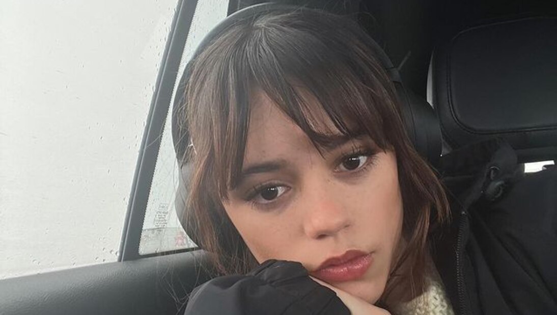 Jenna Ortega fue captada fumando y le llovieron las críticas. Fuente: Instagram @jennaortega